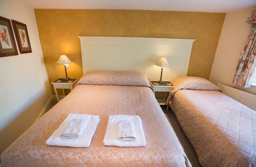 The Talbot Inn سيرنسيستر المظهر الخارجي الصورة