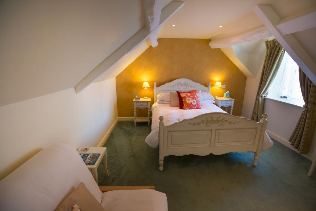 The Talbot Inn سيرنسيستر المظهر الخارجي الصورة