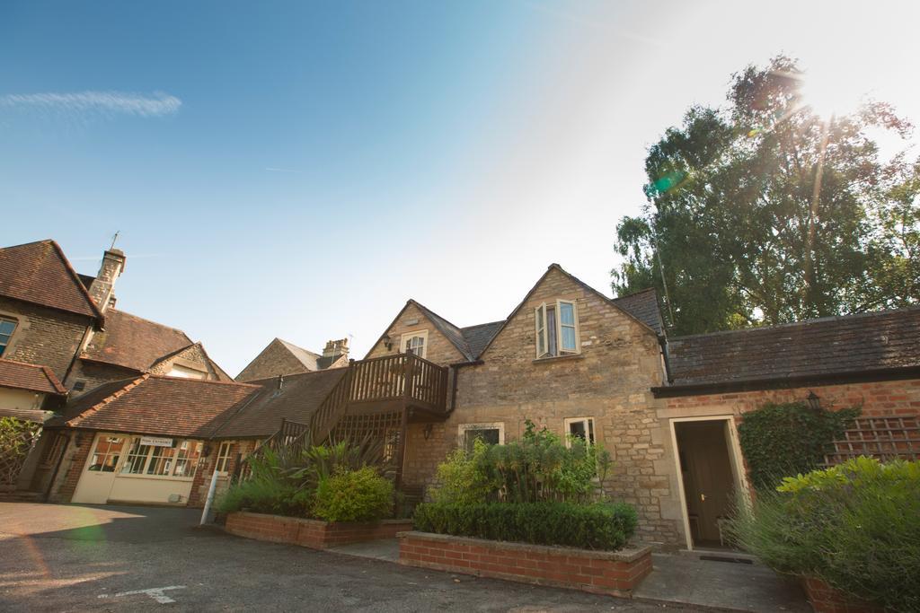 The Talbot Inn سيرنسيستر المظهر الخارجي الصورة